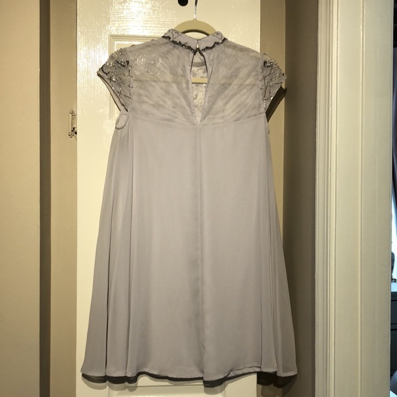 Mini light bluish gray chiffon dress. - Picture 4 of 5